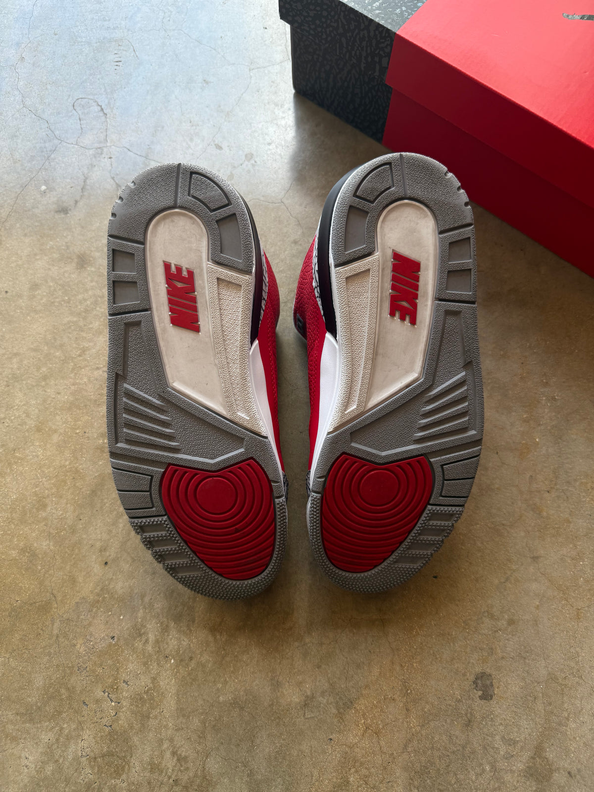 JORDAN 3 UNITE CHICAGO EDITION