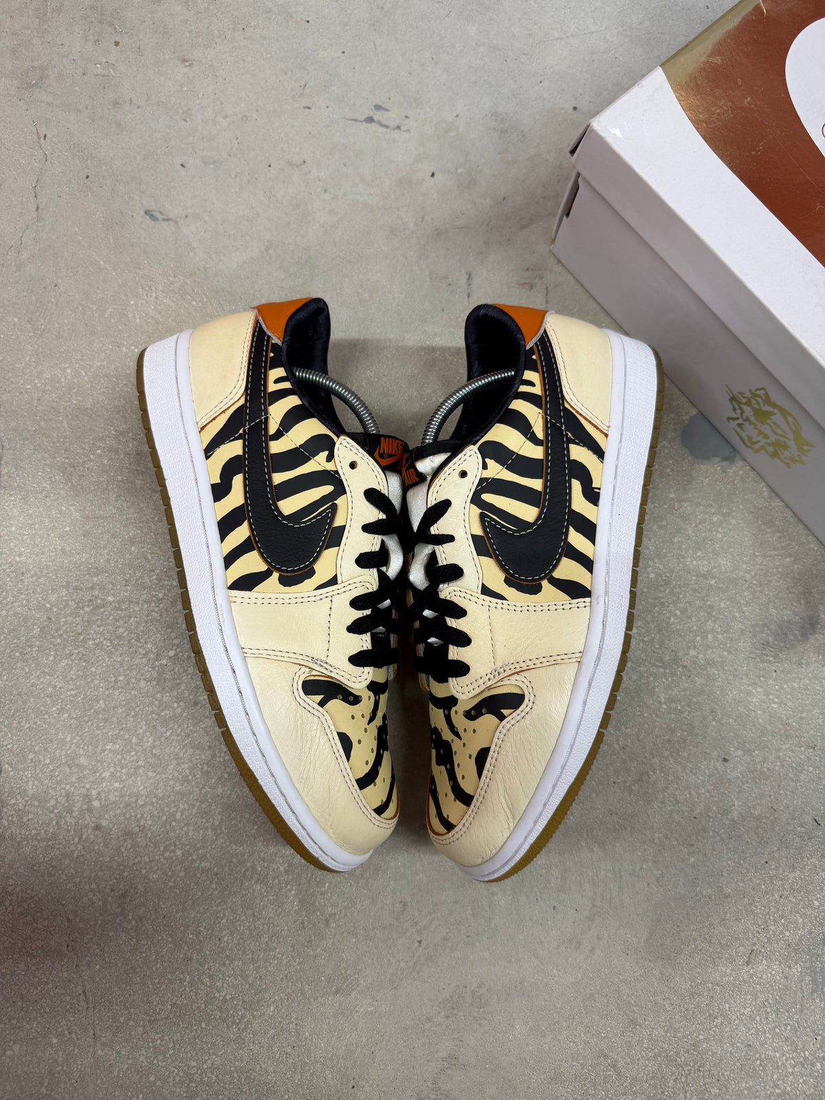 JORDAN 1 LOW OG YEAR OF THE TIGER