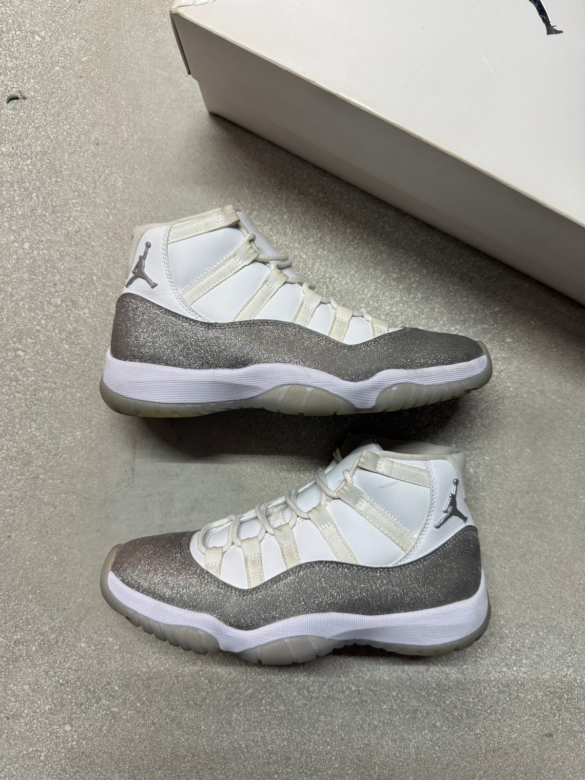 JORDAN 11 METTALIC SILVER (WMNS)