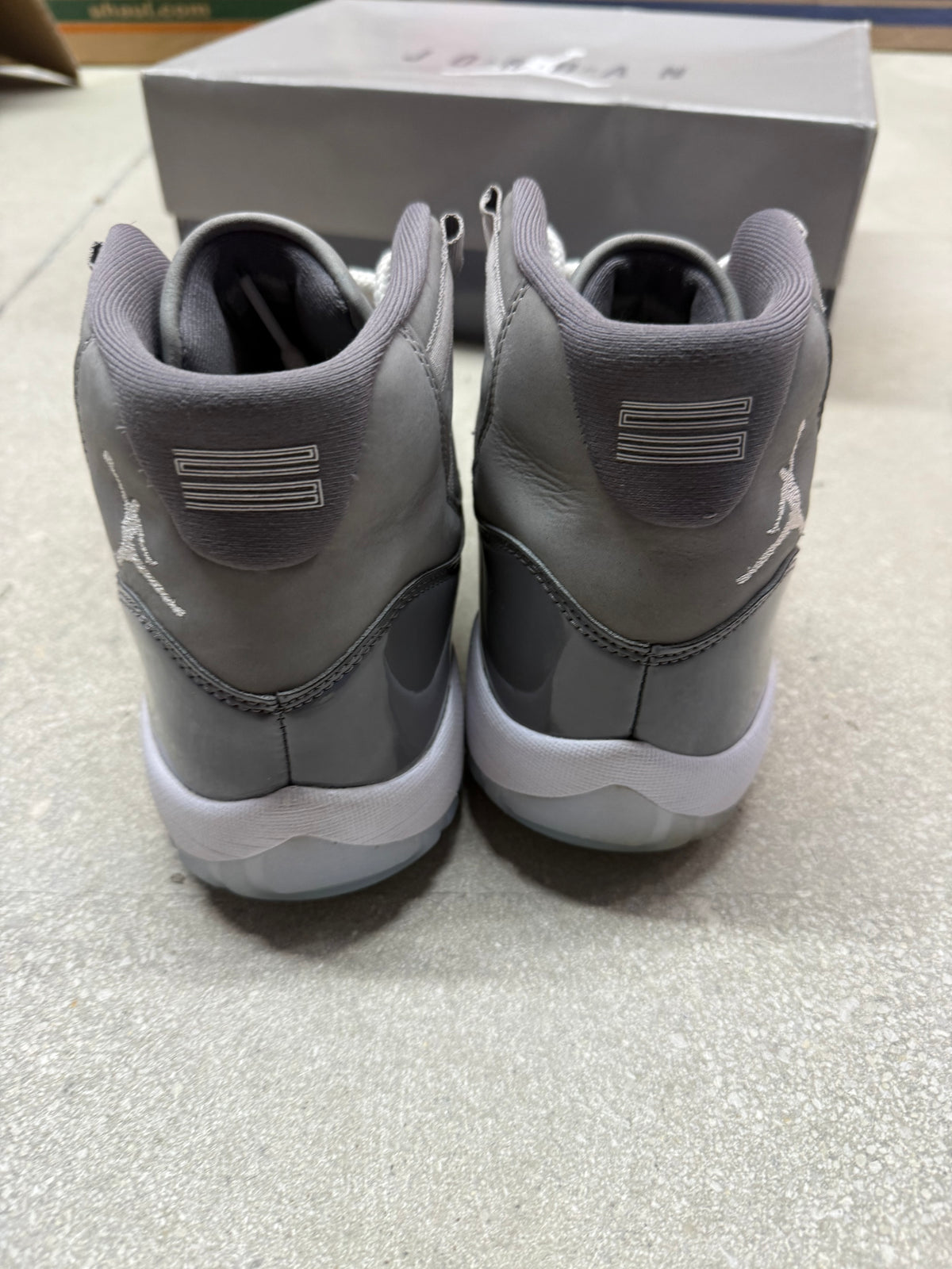 JORDAN 11 COOL GREY