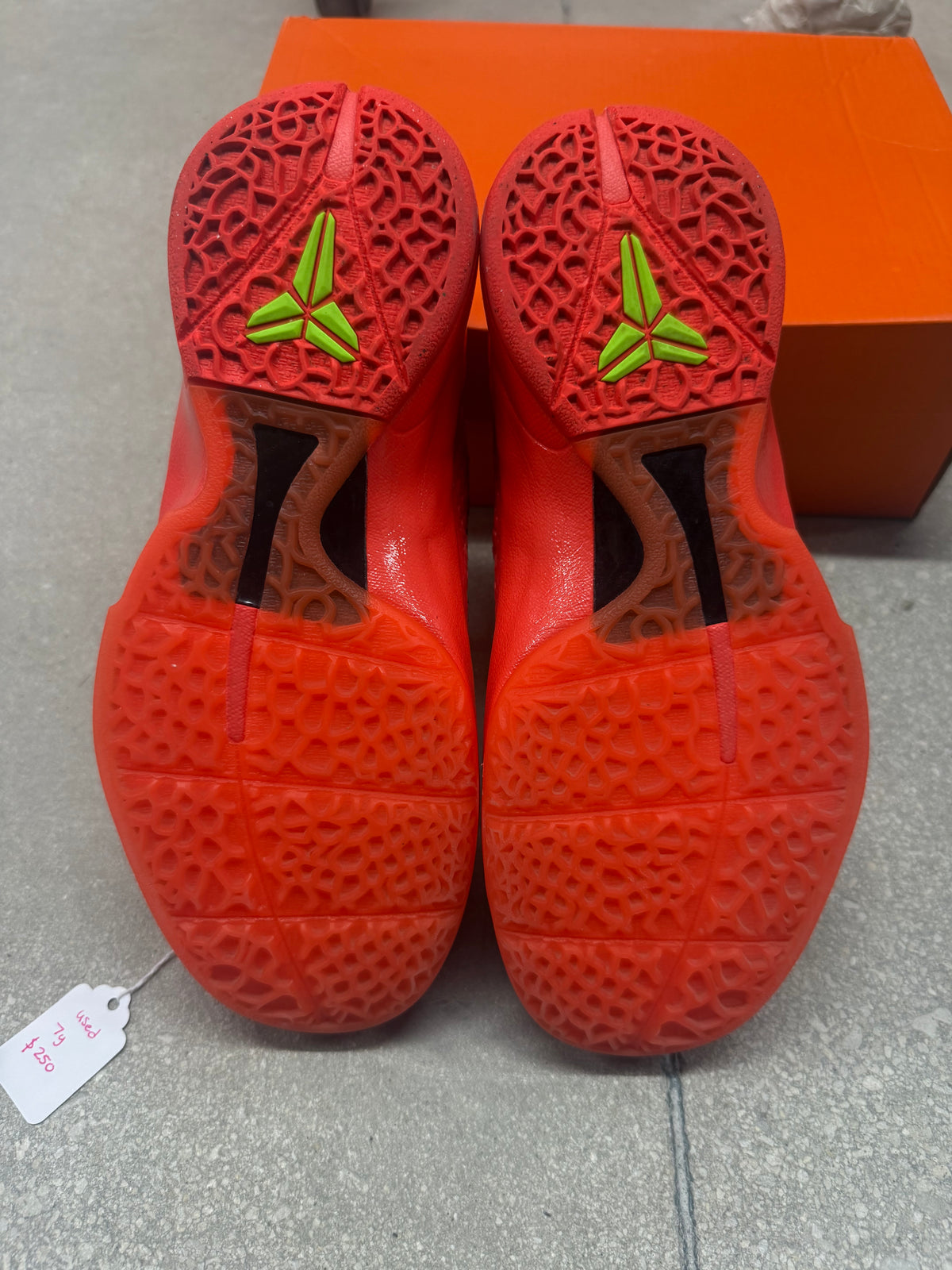 NIKE KOBE 6 PROTO REVERSE GRINCH (GS)