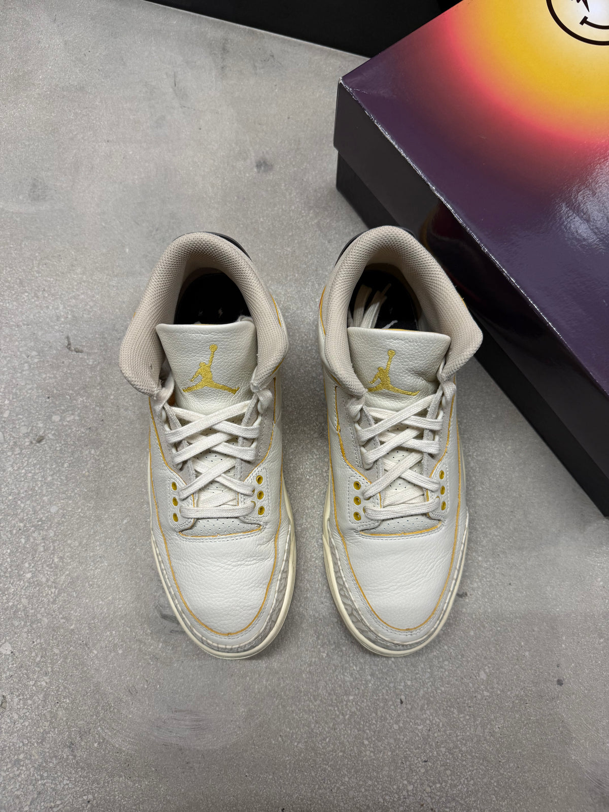 JORDAN 3 J BALVIN SUNSET