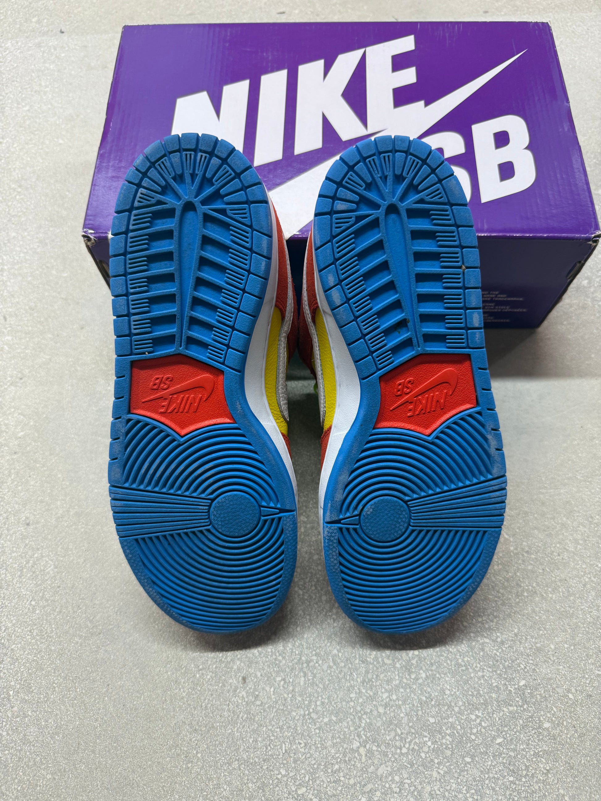 NIKE DUNK LOW SB BART SIMPSON