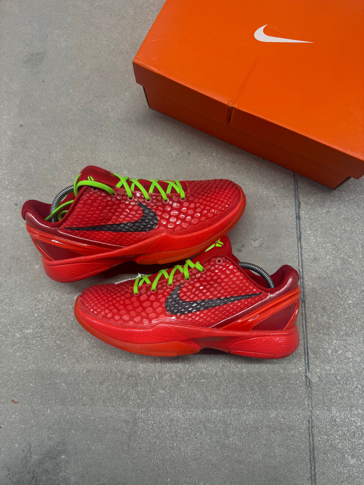 NIKE KOBE 6 PROTO REVERSE GRINCH (GS)