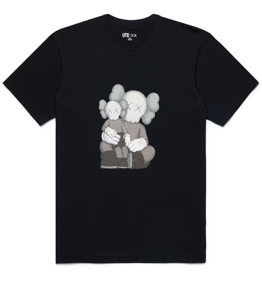 KAWS X UNIQLO UT SHORT SLEEVE GRAPHIC T-SHIRT 'BLACK' M