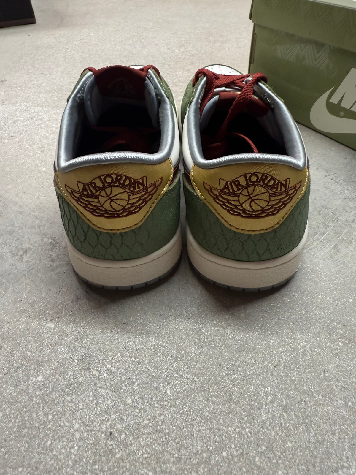 JORDAN 1 LOW OG YEAR OF THE DRAGON