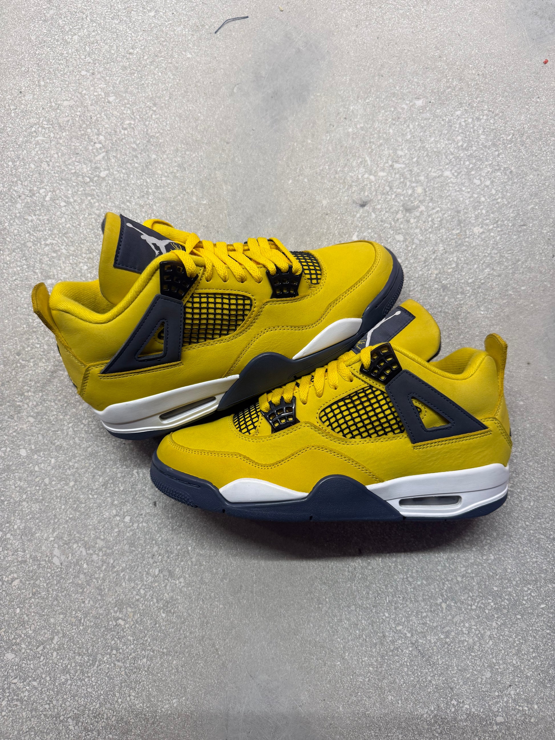 JORDAN 4 LIGHTNING