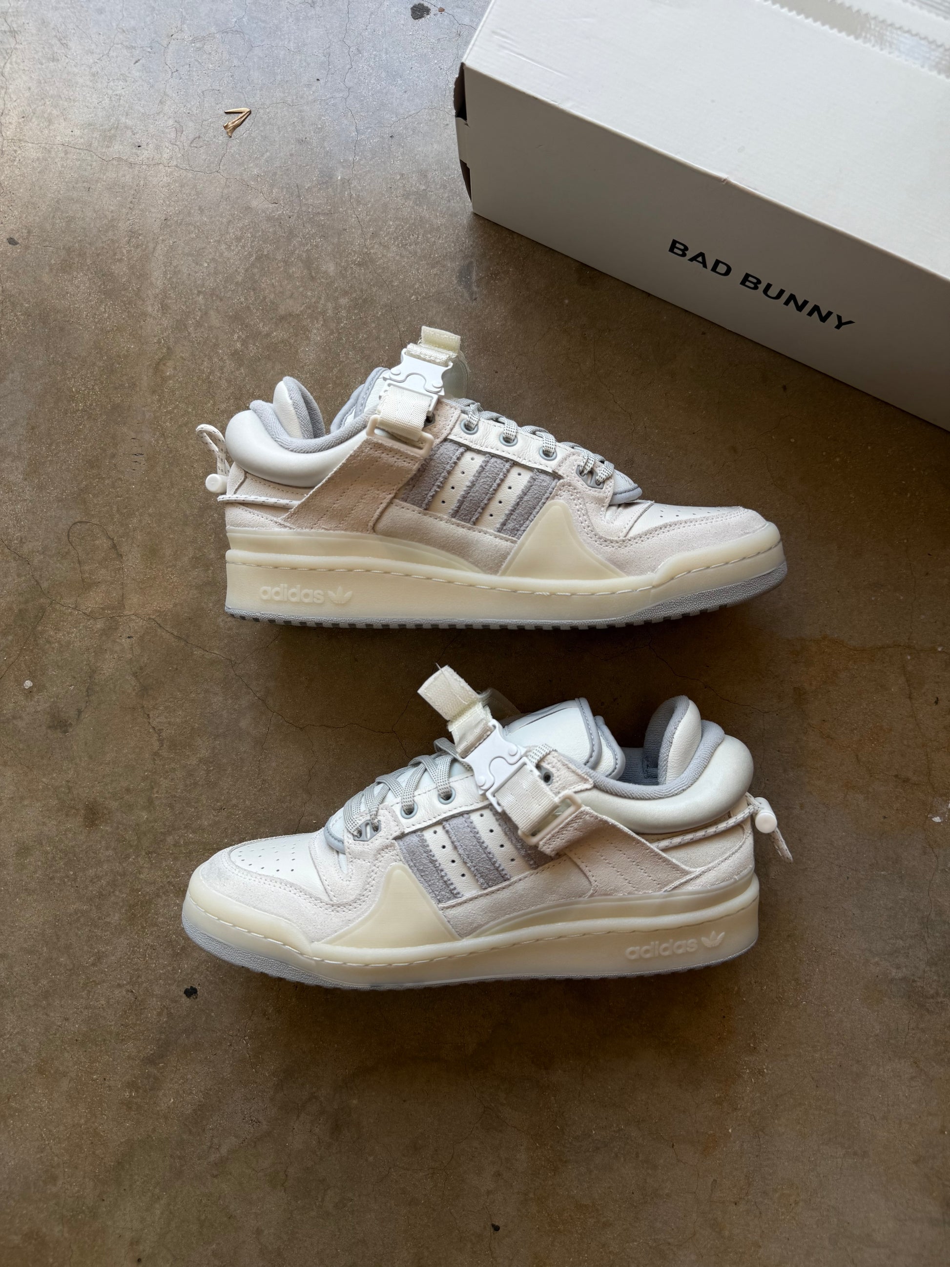 ADIDAS FORUM BUCKLE LOW BAD BUNNY LAST FORUM