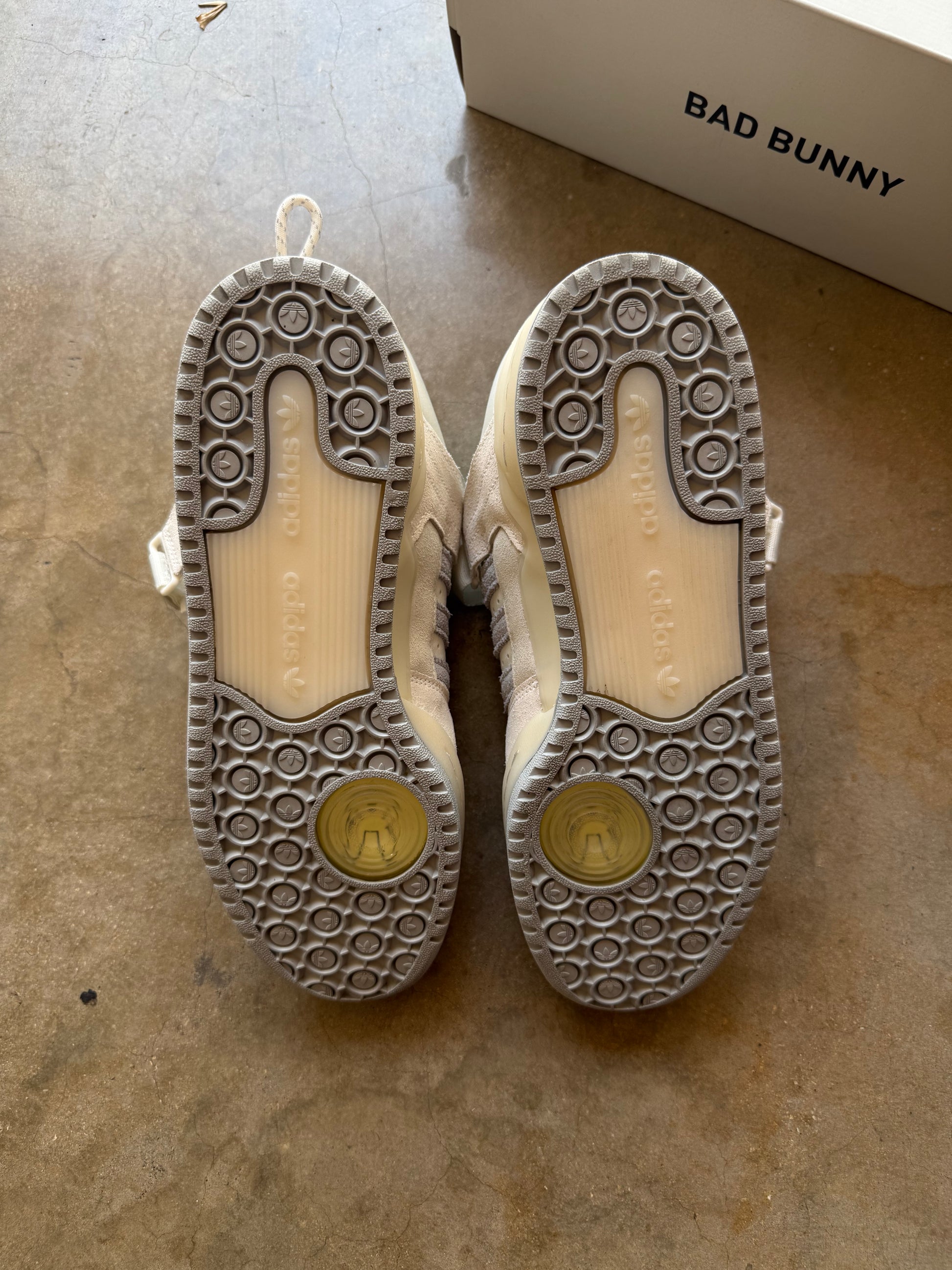 ADIDAS FORUM BUCKLE LOW BAD BUNNY LAST FORUM