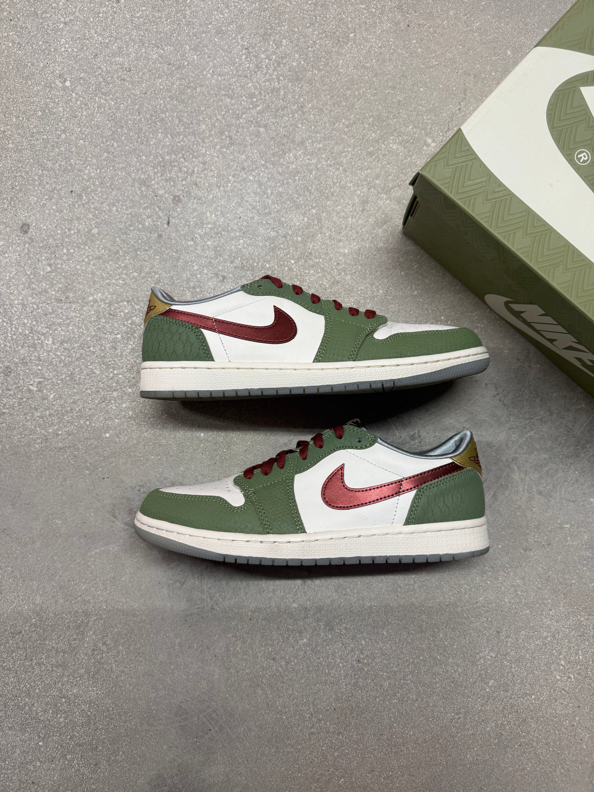 JORDAN 1 LOW OG YEAR OF THE DRAGON