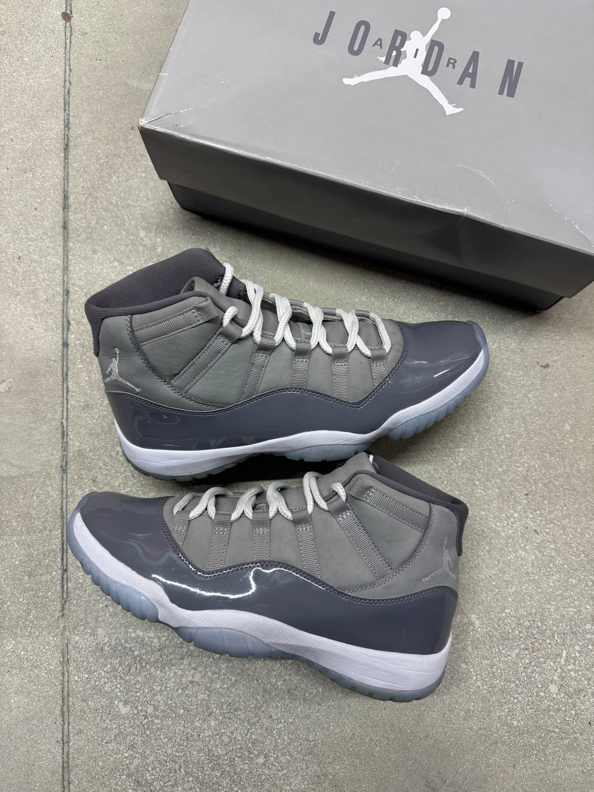 JORDAN 11 COOL GREY