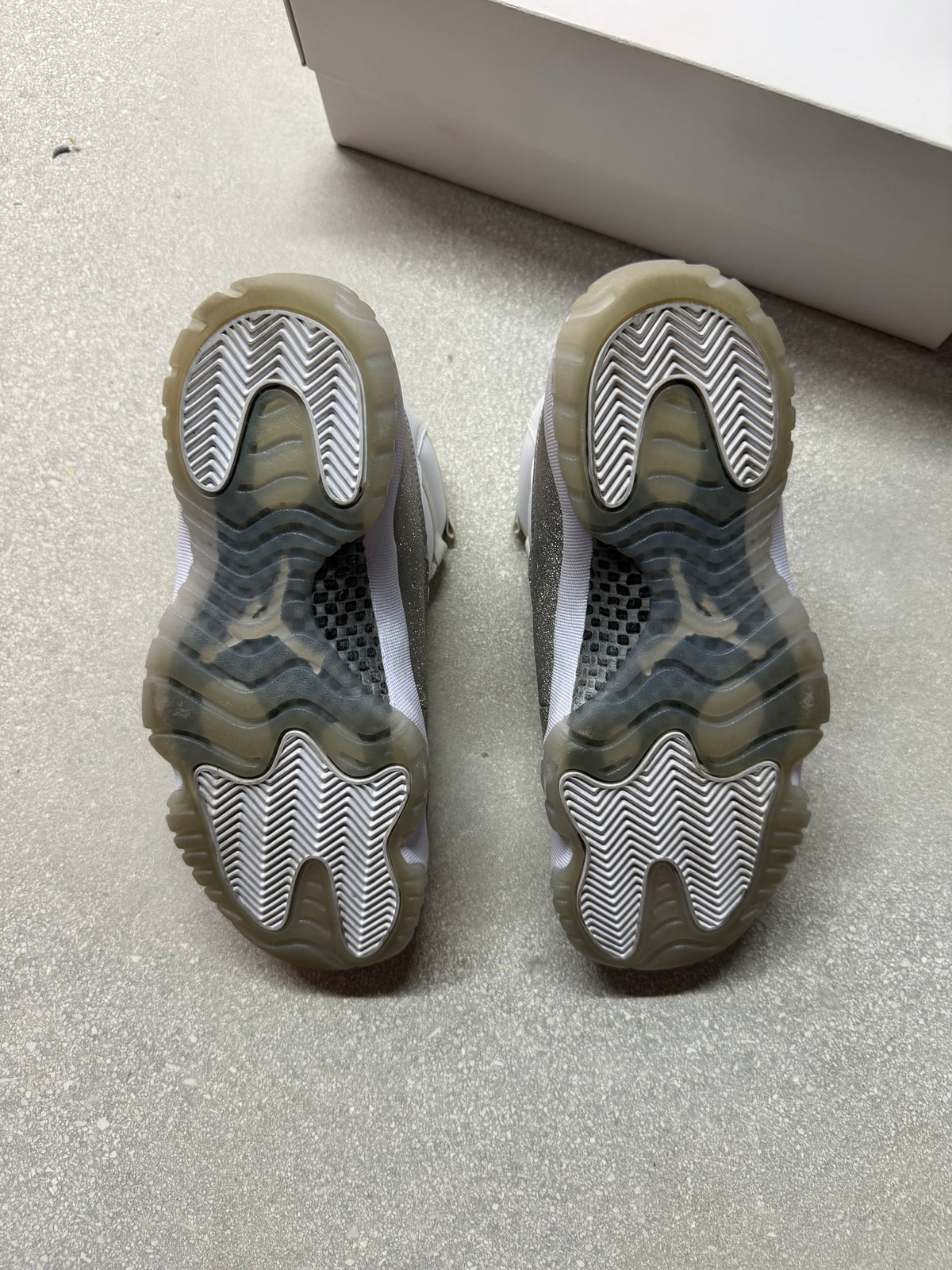 JORDAN 11 METTALIC SILVER (WMNS)