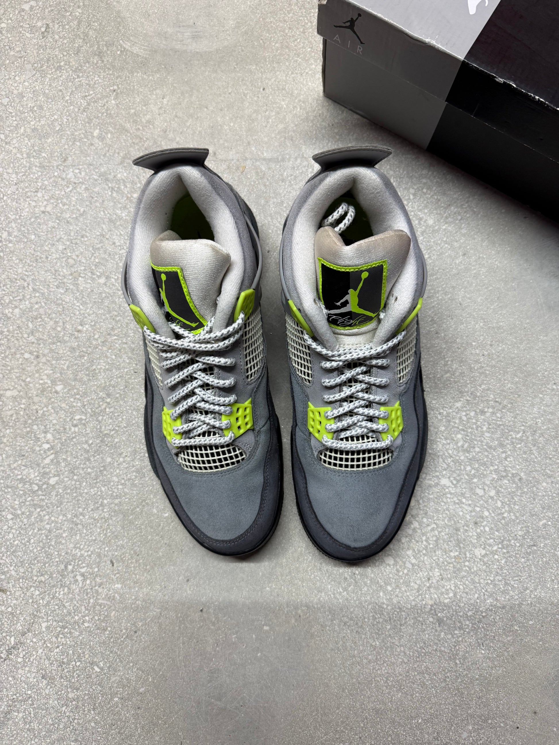 JORDAN 4 SE NEON